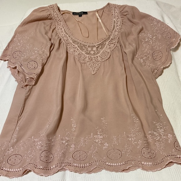 LOVE STICH ROSE COLORED EMBROIDERED BLOUSE - Picture 1 of 10